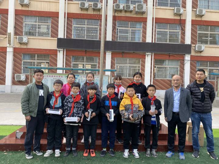 
杜庄小学开展足球联赛颁奖仪式-米兰·官方网站(图2)